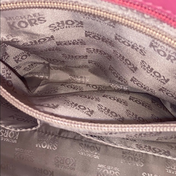 Michael Kors Jetset Travel bag & wristlet - Picture 12 of 16